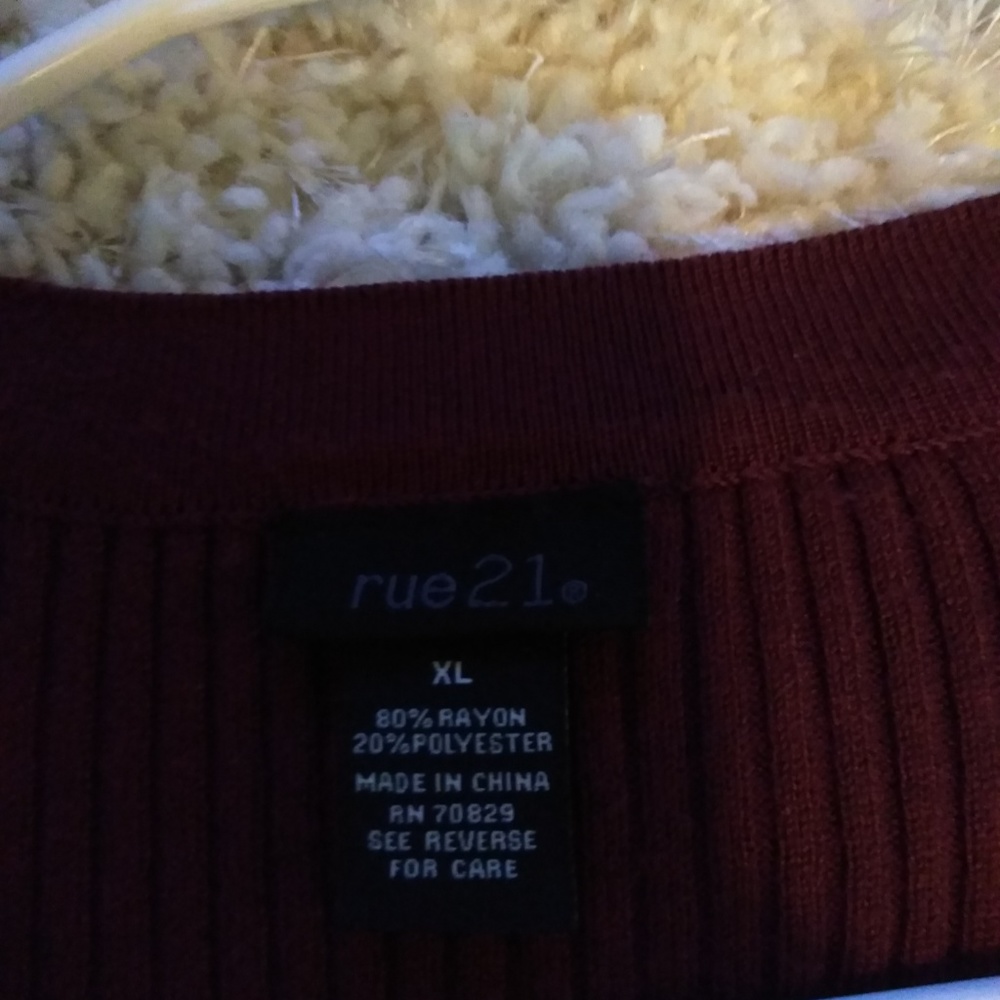 sweater - Picture 2 of 3
